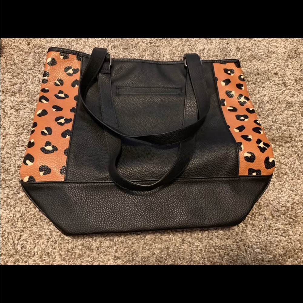 Chic Leopard Print Black and Brown Tote